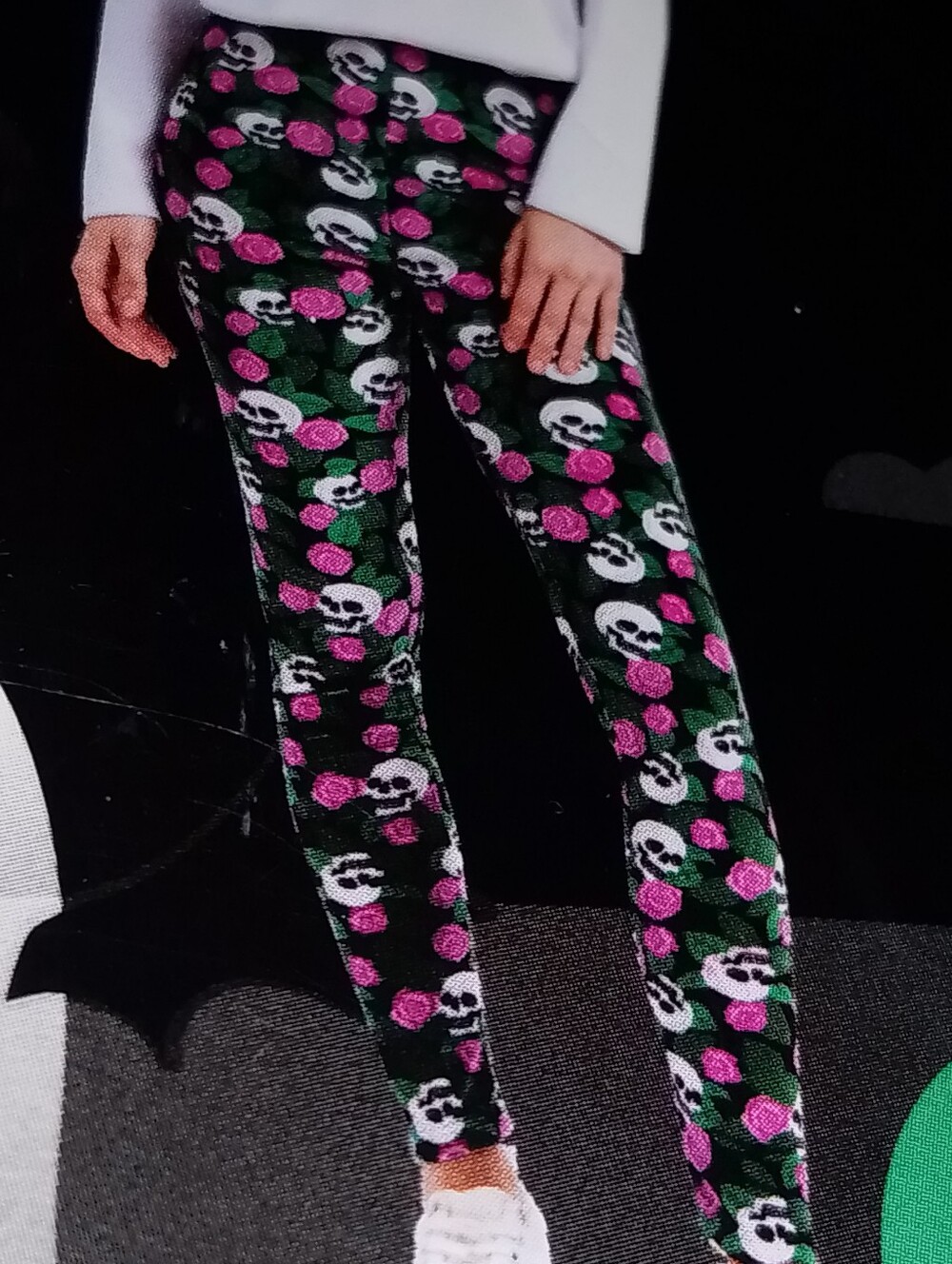 Ladies Ultra Plush Black  Floral Skull Leggings Size M